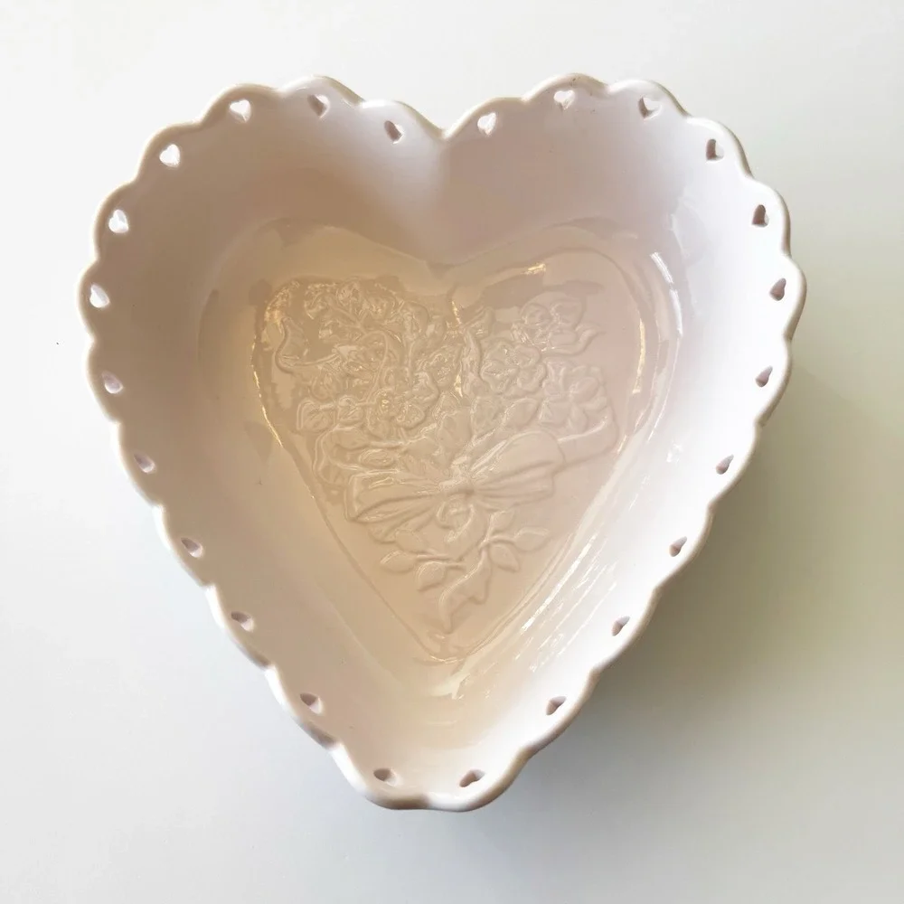 Longaberger 2005 Sweetest Heart PINK Heart Shape Bowl Dish And Candle Plate Read